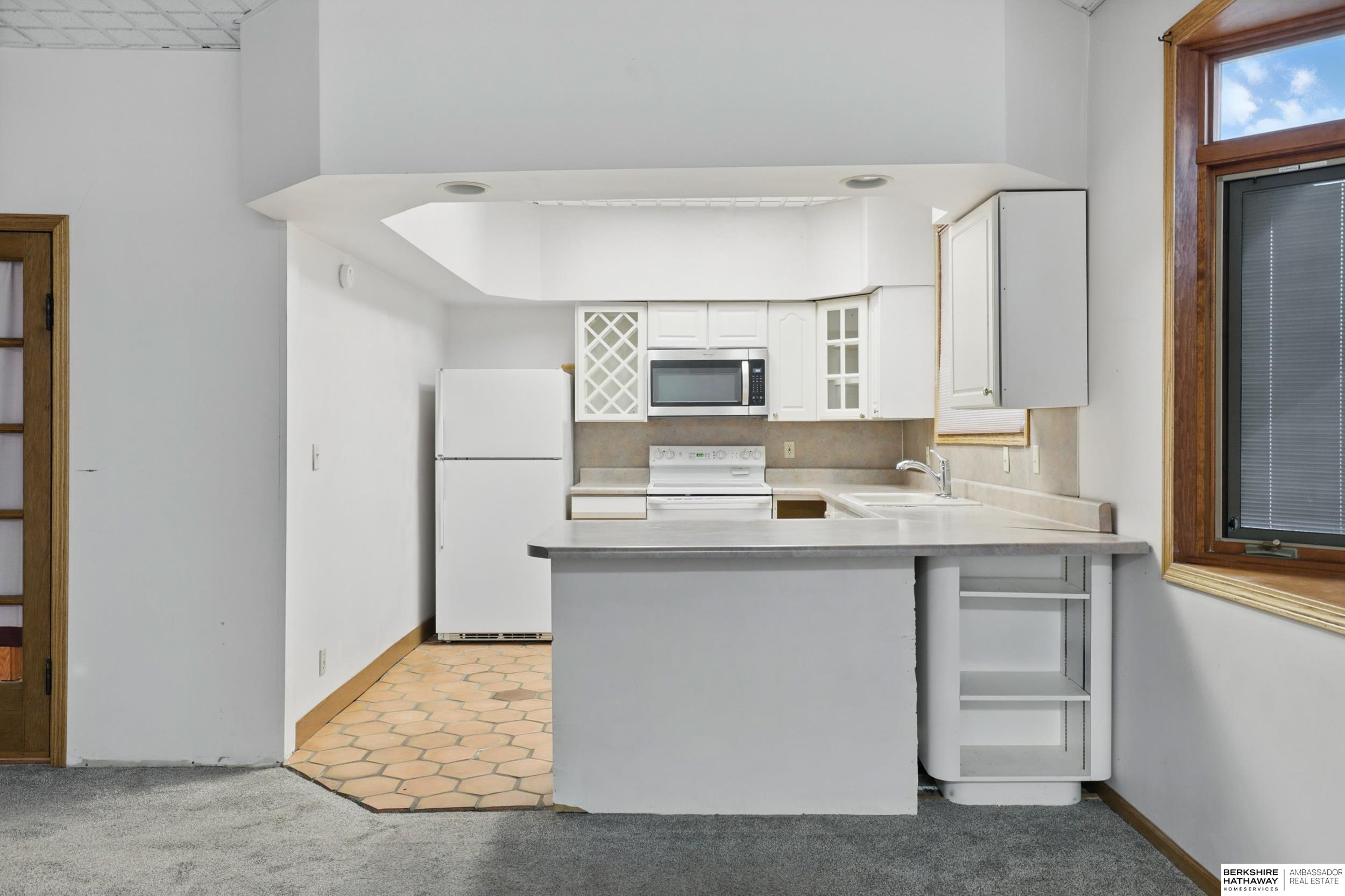 Lincoln, Nebraska 68502, United States, 8 Bedrooms Bedrooms, ,6 BathroomsBathrooms,Residential,Active,93840