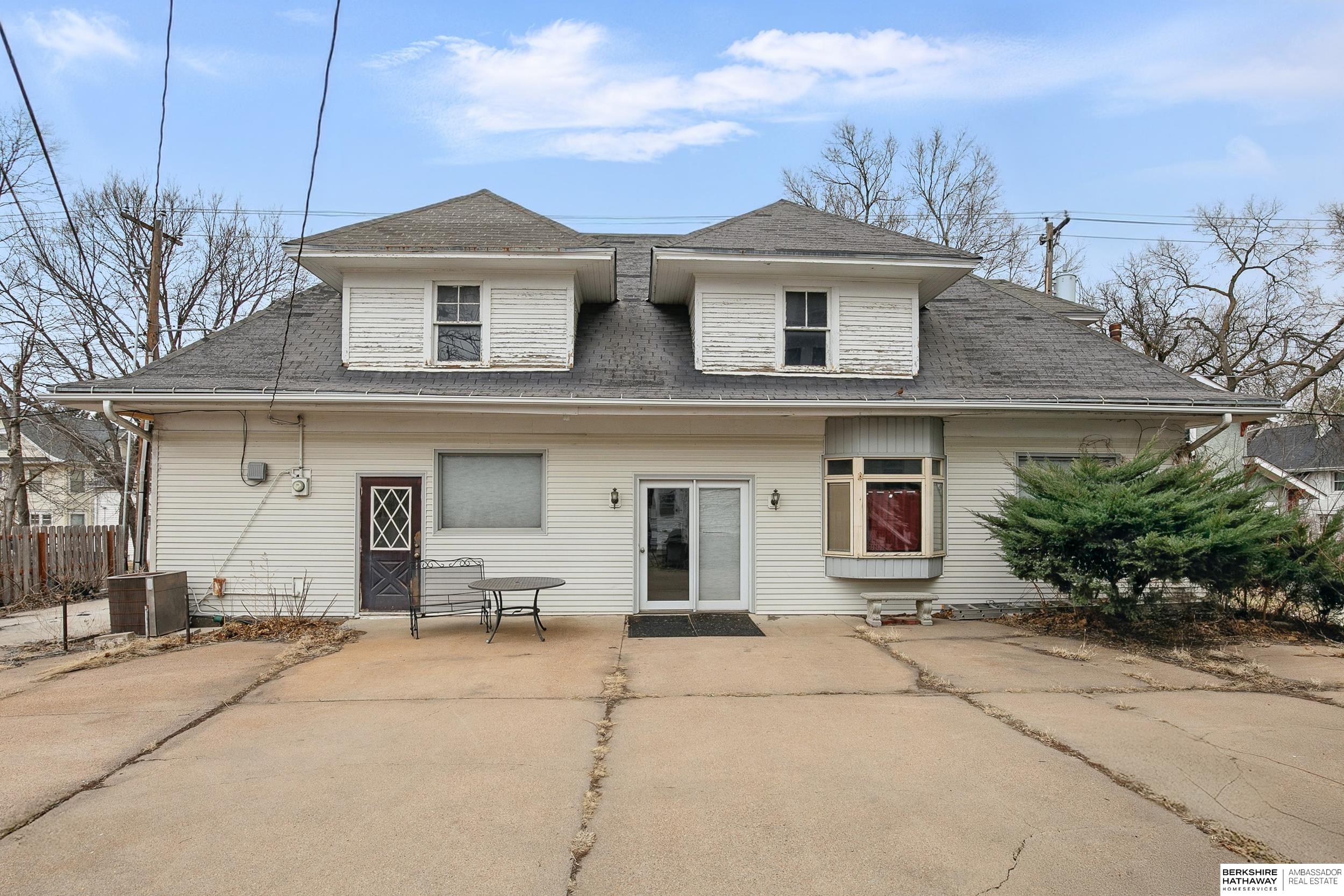 Lincoln, Nebraska 68502, United States, 8 Bedrooms Bedrooms, ,6 BathroomsBathrooms,Residential,Active,93840