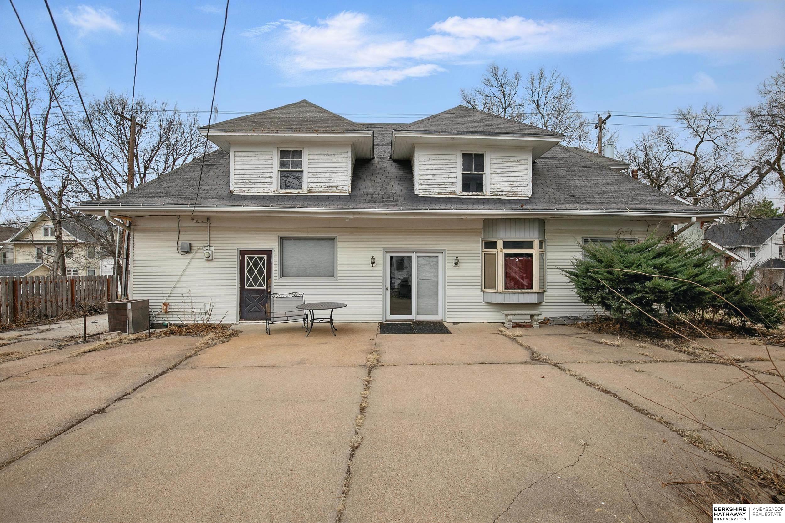 Lincoln, Nebraska 68502, United States, 8 Bedrooms Bedrooms, ,6 BathroomsBathrooms,Residential,Active,93840