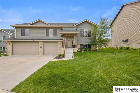 Photo of 6510 Grays Peak Drive, Lincoln, NE 68521 (MLS # 22613796)