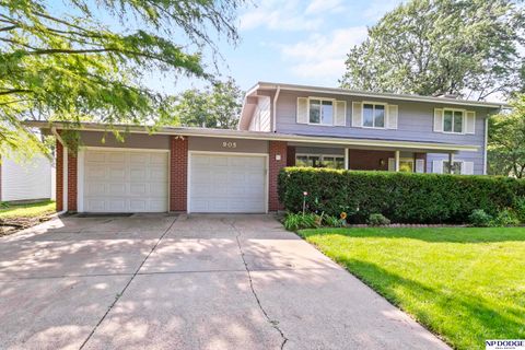 Photo of 905 Sycamore Drive, Lincoln, NE 68510 (MLS # 22534912)