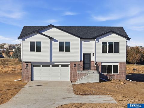 Photo of 4930 N 35Th Court, Lincoln, NE 68504 (MLS # 22603799)