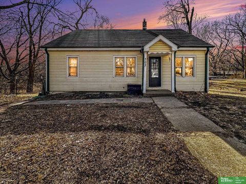 Photo of 703 6th Avenue, Nebraska City, NE 68410 (MLS # 22604148)