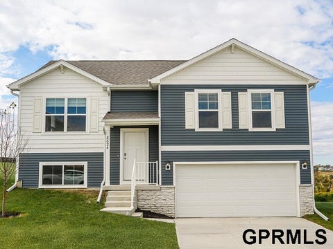 Photo of 8811 S 184 Terrace, Omaha, NE 68136 (MLS # 22618490)