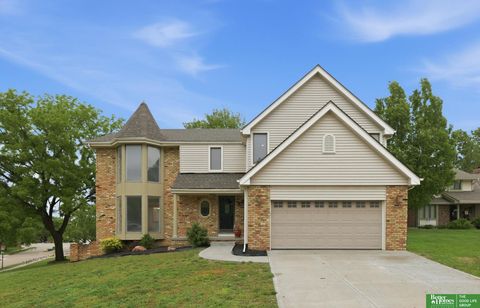 Photo of 6420 S 106 Circle, Omaha, NE 68127 (MLS # 22614318)