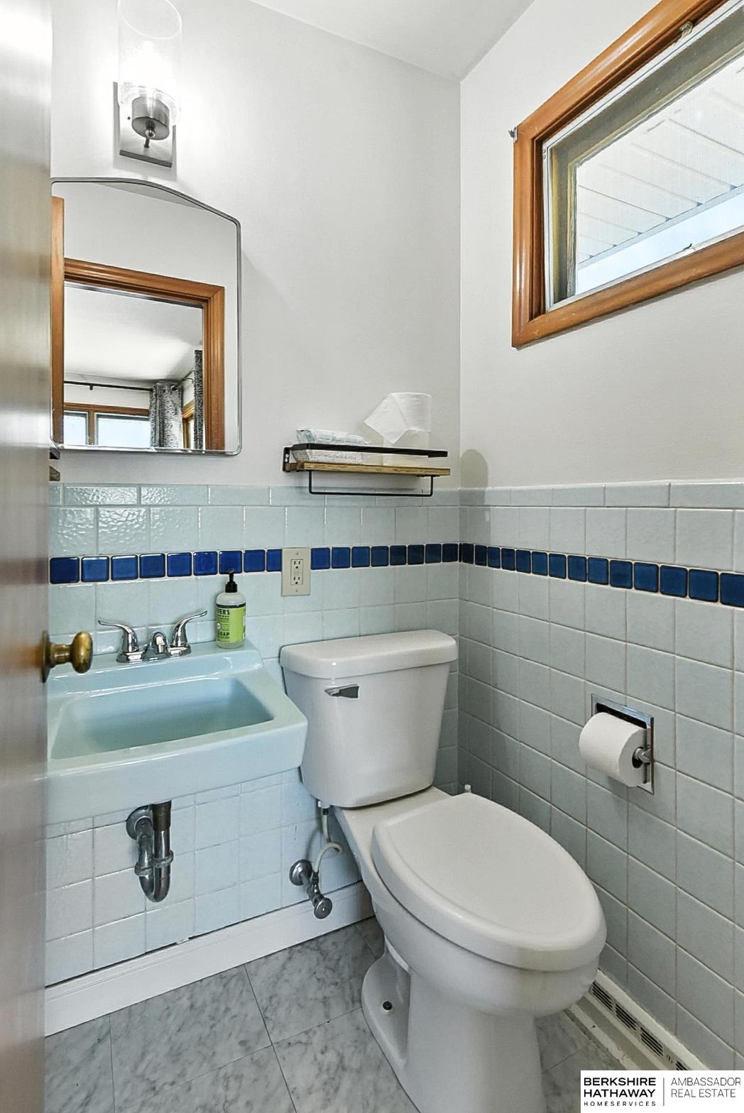 Omaha, Nebraska 68105, United States, 4 Bedrooms Bedrooms, ,3 BathroomsBathrooms,Residential,Active,229372