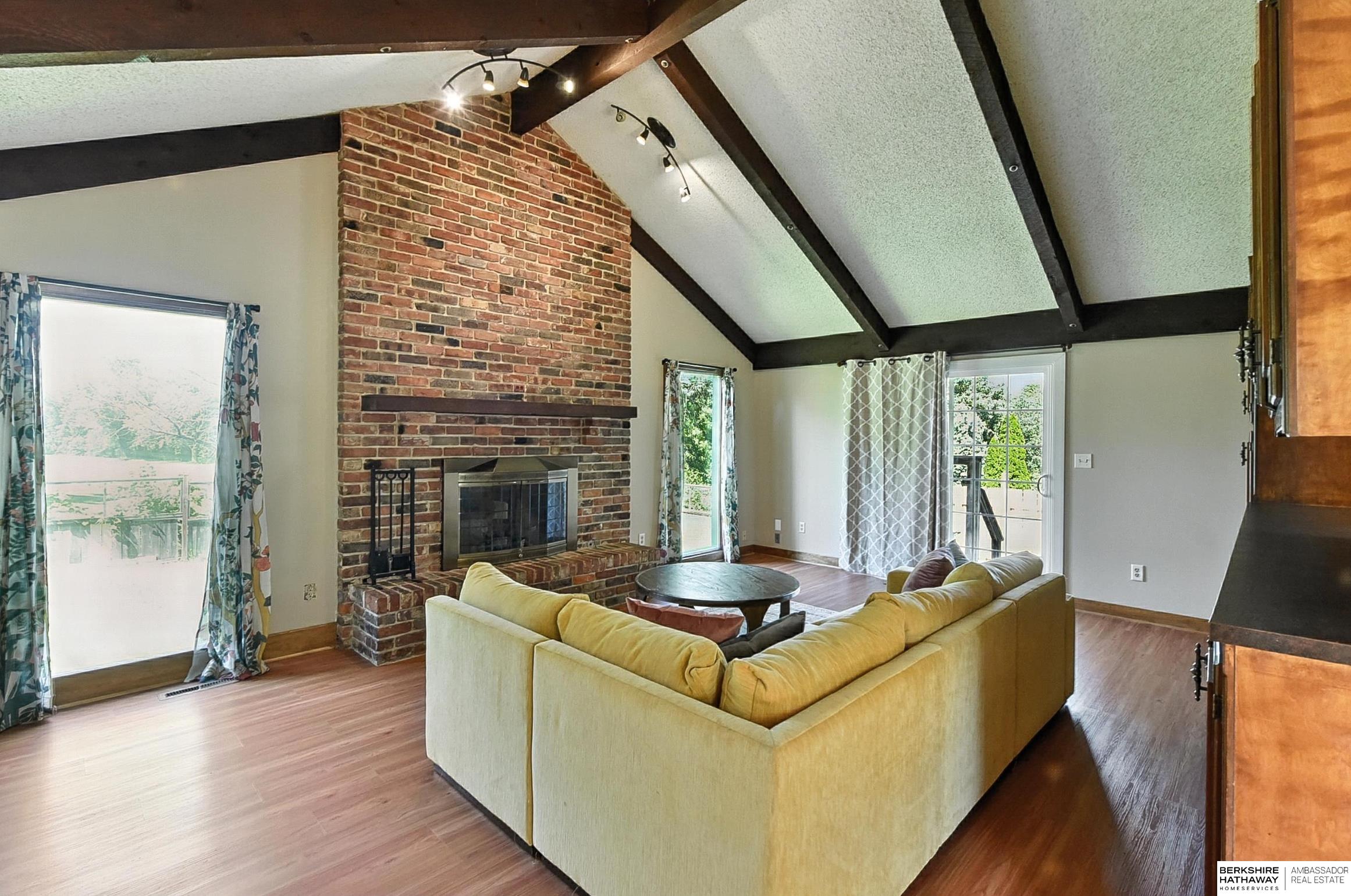 Omaha, Nebraska 68105, United States, 4 Bedrooms Bedrooms, ,3 BathroomsBathrooms,Residential,Active,229372