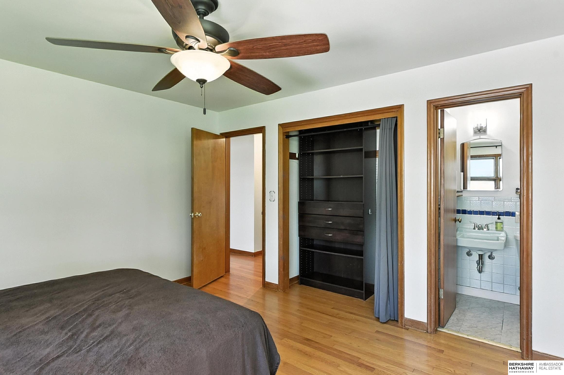 Omaha, Nebraska 68105, United States, 4 Bedrooms Bedrooms, ,3 BathroomsBathrooms,Residential,Active,229372