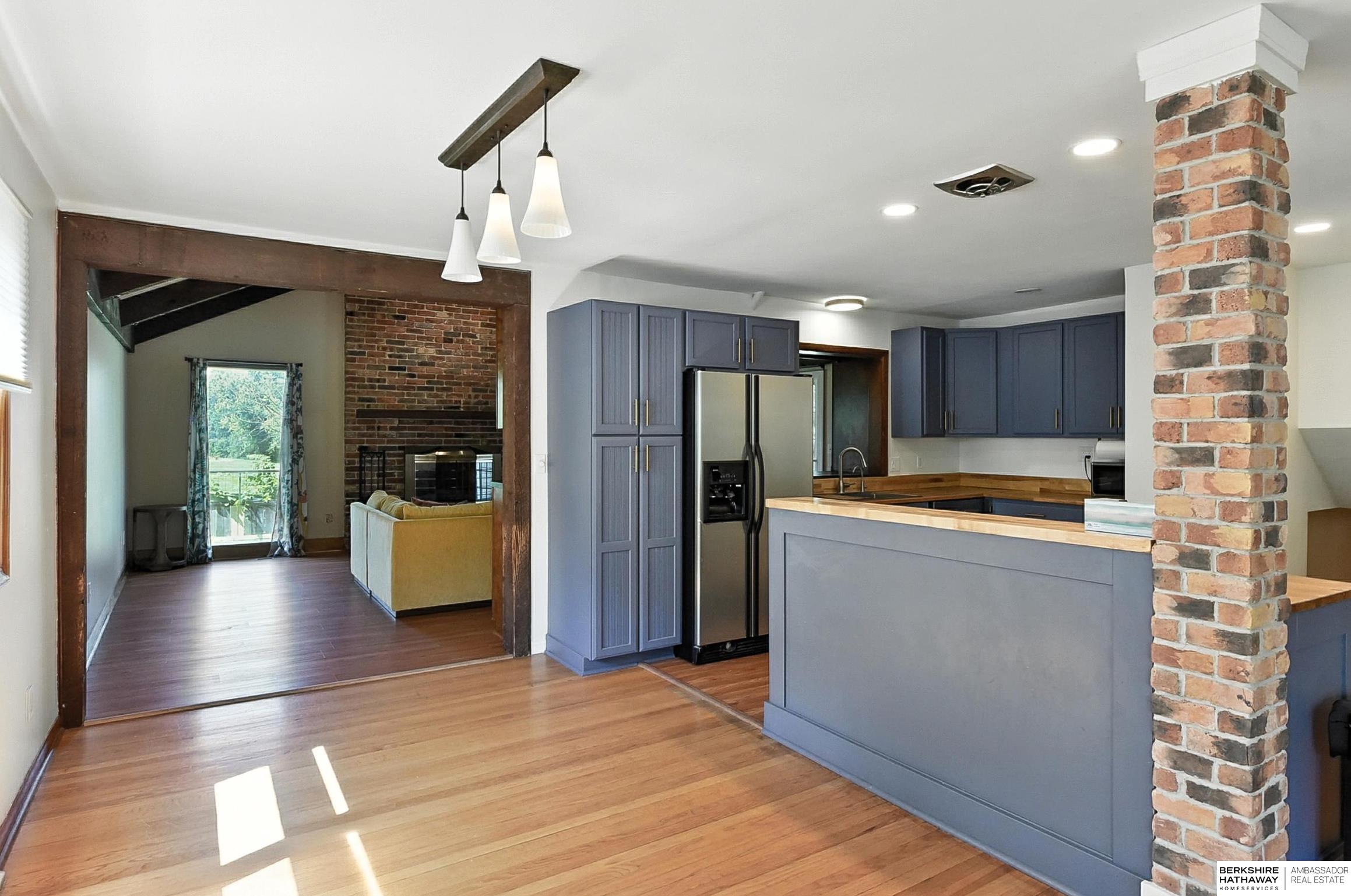 Omaha, Nebraska 68105, United States, 4 Bedrooms Bedrooms, ,3 BathroomsBathrooms,Residential,Active,229372