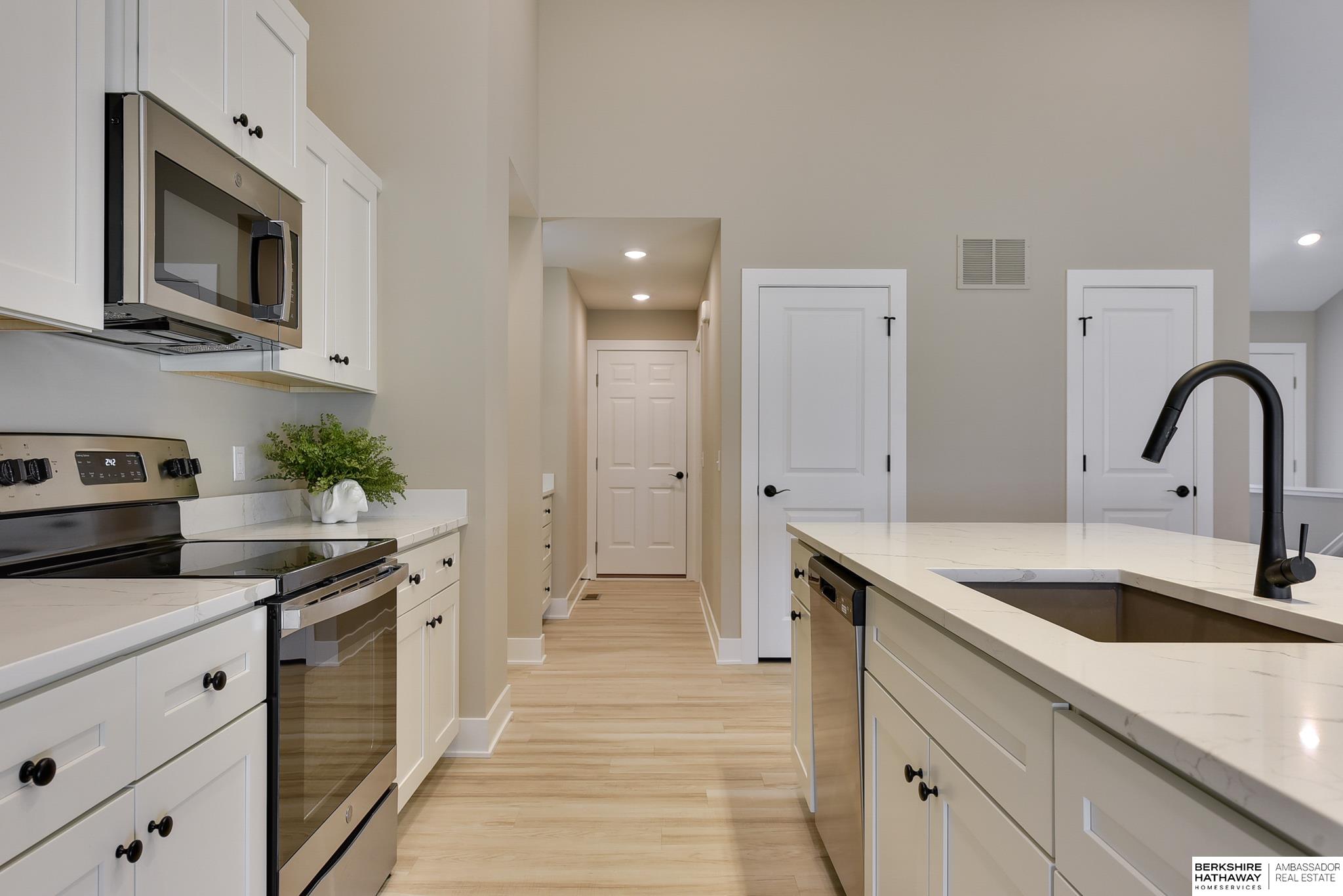 Elkhorn, Nebraska 68022, United States, 2 Bedrooms Bedrooms, ,2 BathroomsBathrooms,Residential,Pending,185498