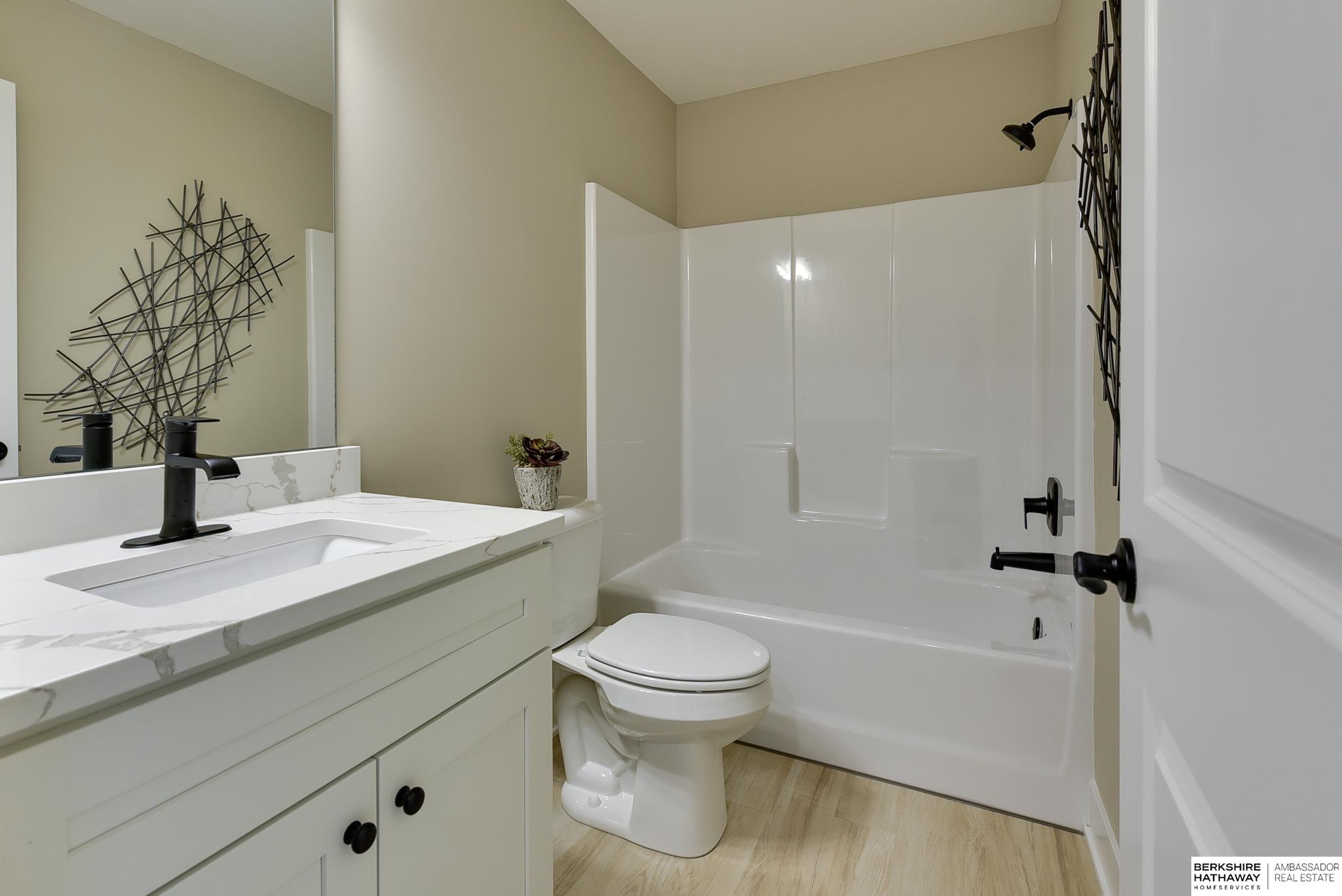 Elkhorn, Nebraska 68022, United States, 2 Bedrooms Bedrooms, ,2 BathroomsBathrooms,Residential,Pending,185498