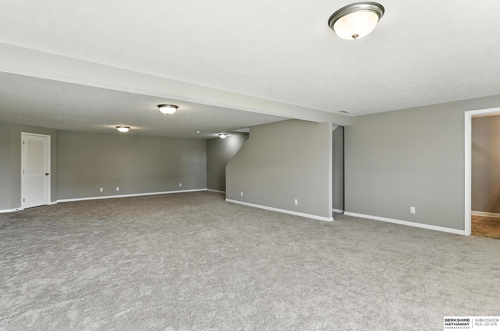 Elkhorn, Nebraska 68022, United States, 4 Bedrooms Bedrooms, ,3 BathroomsBathrooms,Residential,Active,181701