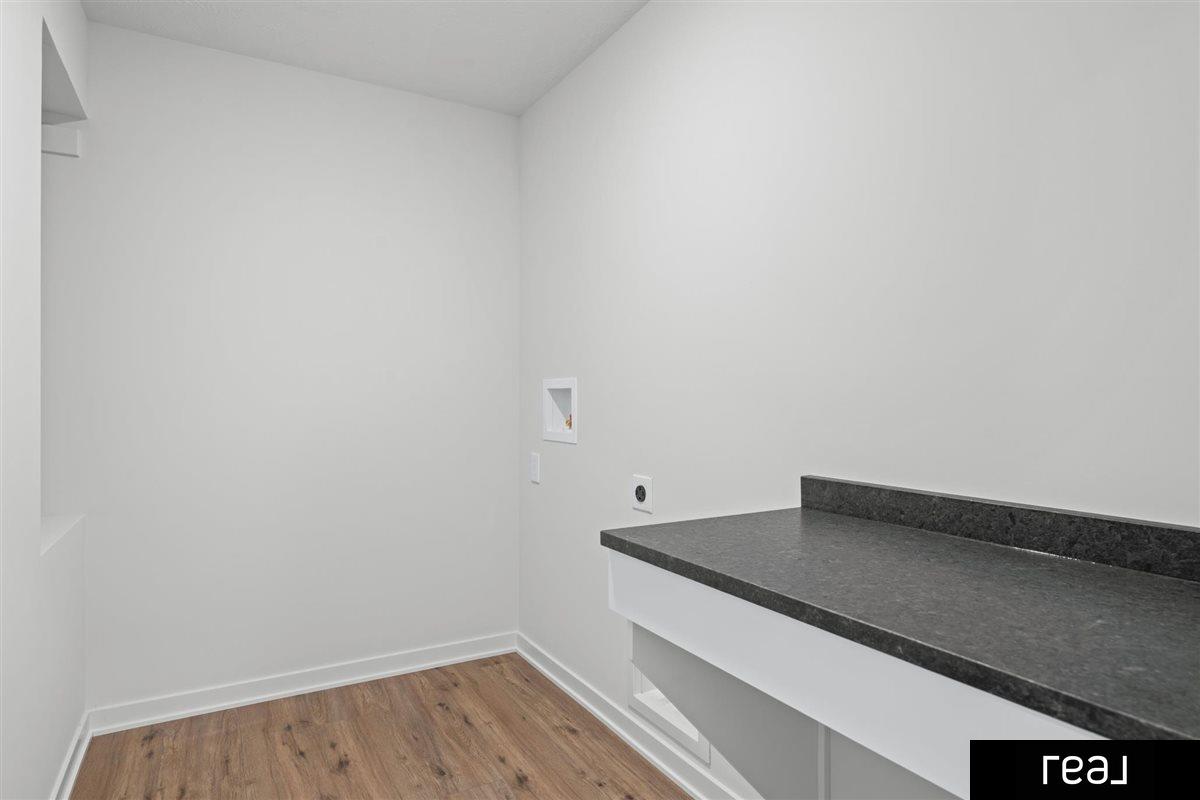 Papillion, Nebraska 68133, United States, 4 Bedrooms Bedrooms, ,3 BathroomsBathrooms,Residential,Active,21020