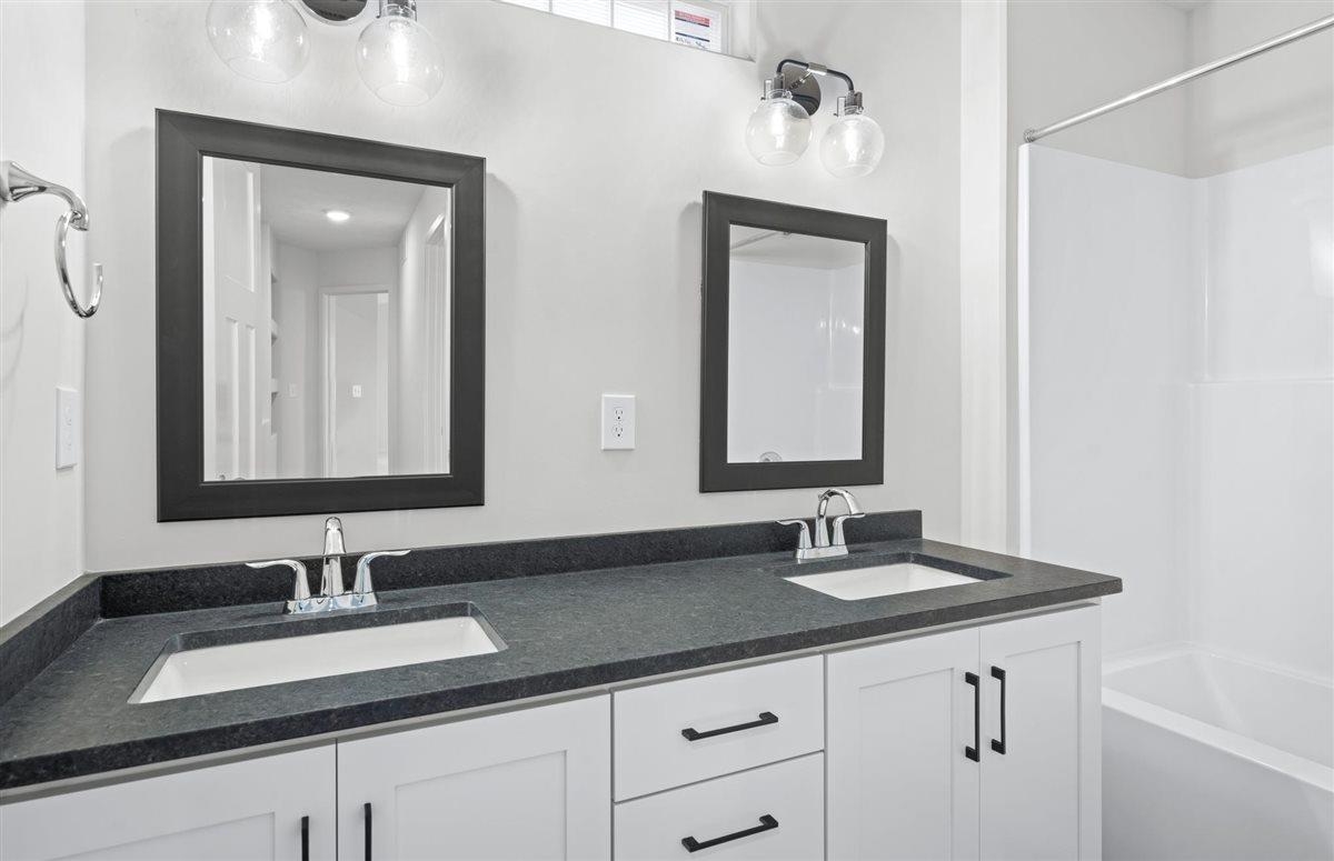 Papillion, Nebraska 68133, United States, 4 Bedrooms Bedrooms, ,3 BathroomsBathrooms,Residential,Active,21020