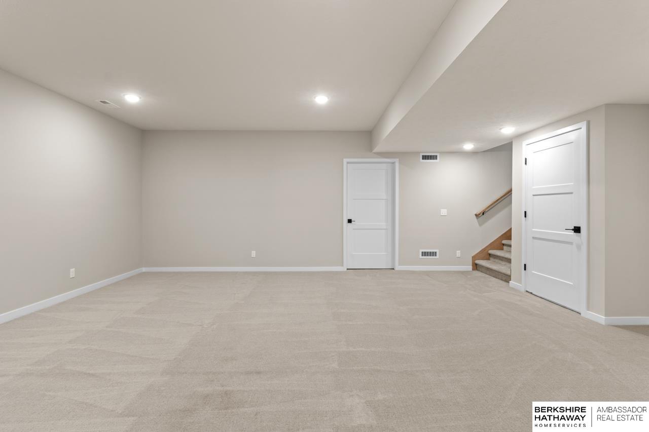 Blair, Nebraska 68008, United States, 4 Bedrooms Bedrooms, ,3 BathroomsBathrooms,Residential,Active,221884