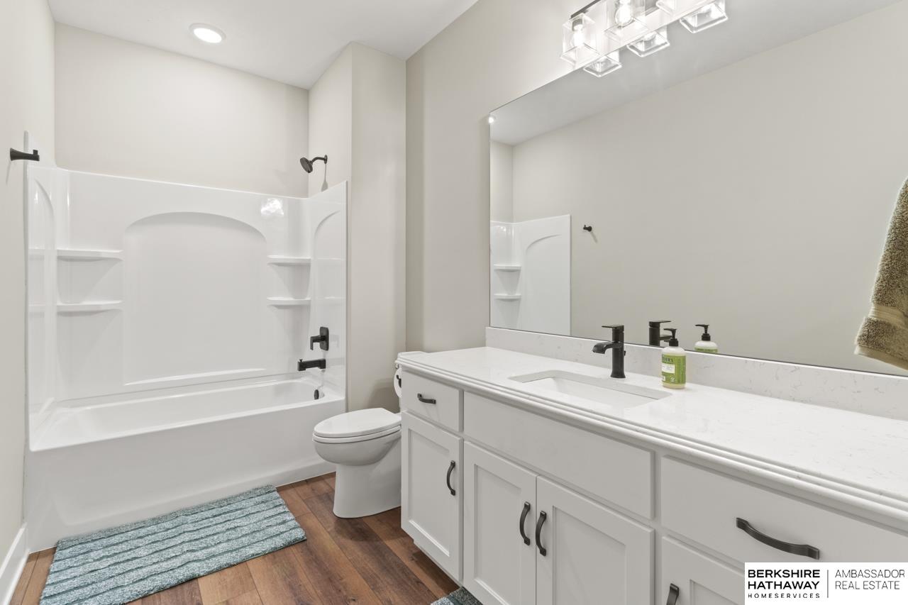 Blair, Nebraska 68008, United States, 4 Bedrooms Bedrooms, ,3 BathroomsBathrooms,Residential,Active,221884