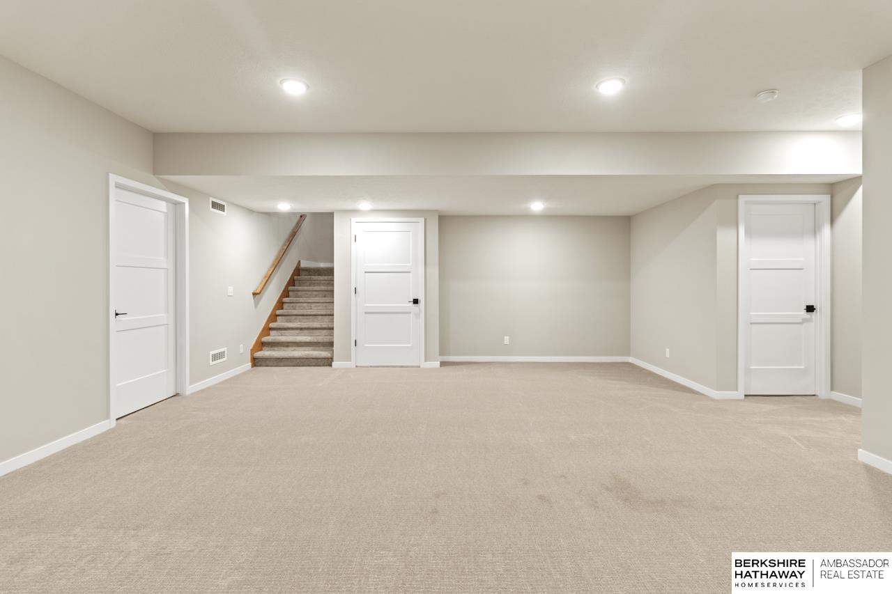 Blair, Nebraska 68008, United States, 4 Bedrooms Bedrooms, ,3 BathroomsBathrooms,Residential,Active,221884