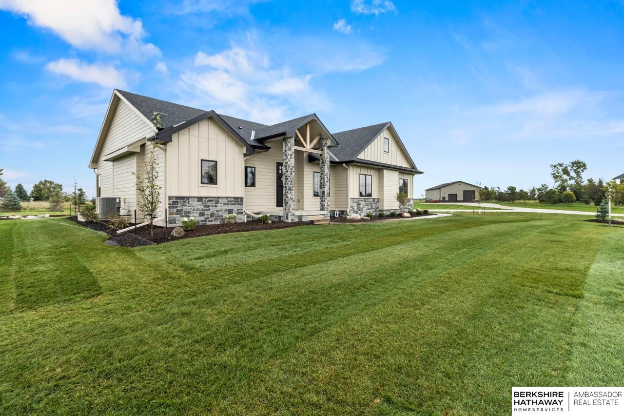 Blair, Nebraska 68008, United States, 4 Bedrooms Bedrooms, ,3 BathroomsBathrooms,Residential,Active,221884