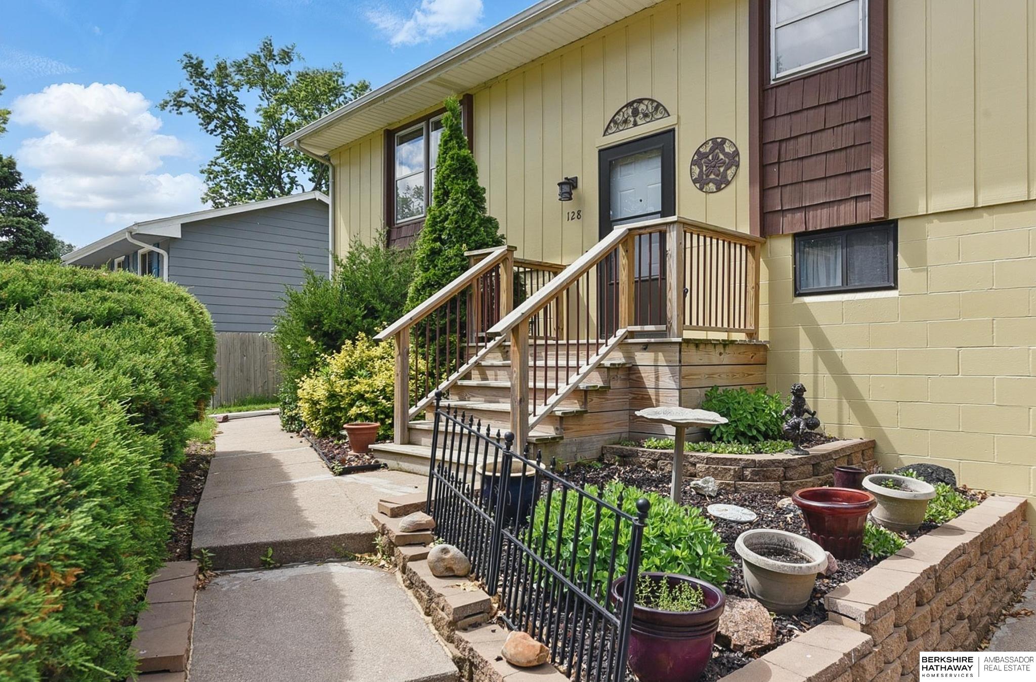 Omaha, Nebraska 68154, United States, 3 Bedrooms Bedrooms, ,2 BathroomsBathrooms,Residential,Pending,136923