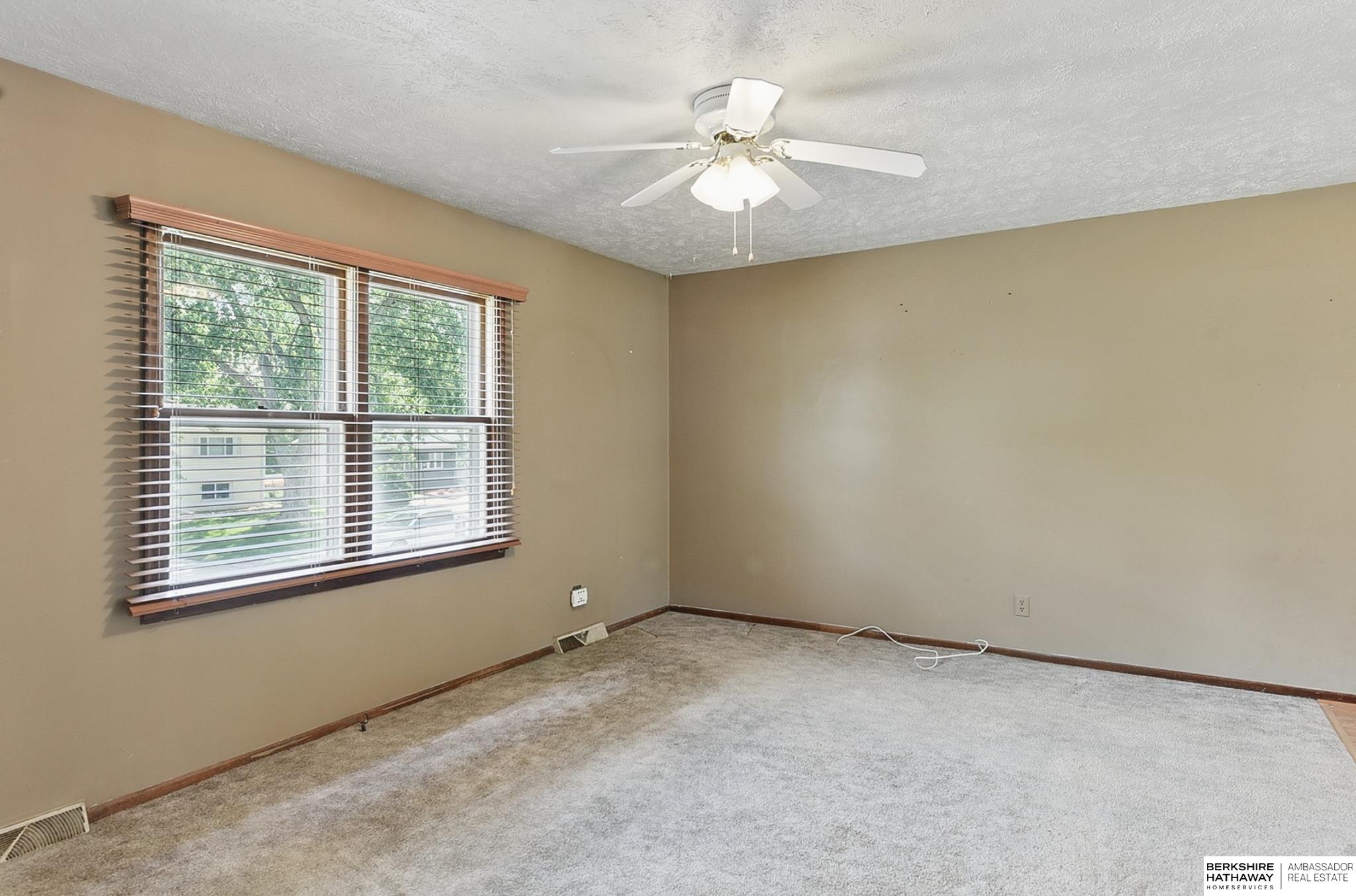 Omaha, Nebraska 68154, United States, 3 Bedrooms Bedrooms, ,2 BathroomsBathrooms,Residential,Pending,136923