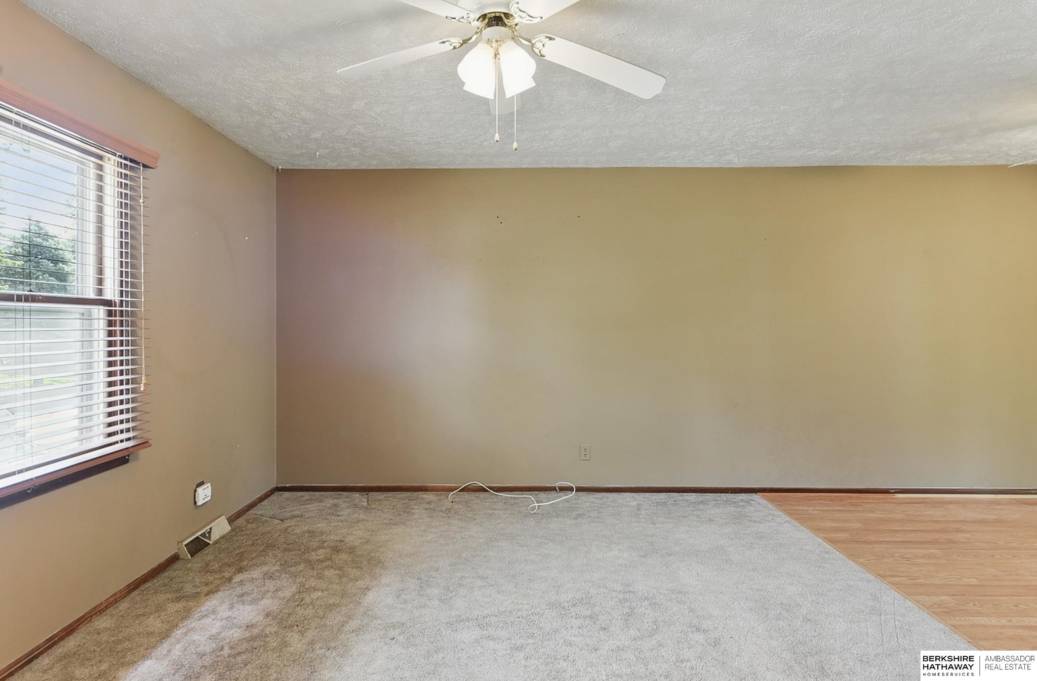 Omaha, Nebraska 68154, United States, 3 Bedrooms Bedrooms, ,2 BathroomsBathrooms,Residential,Pending,136923