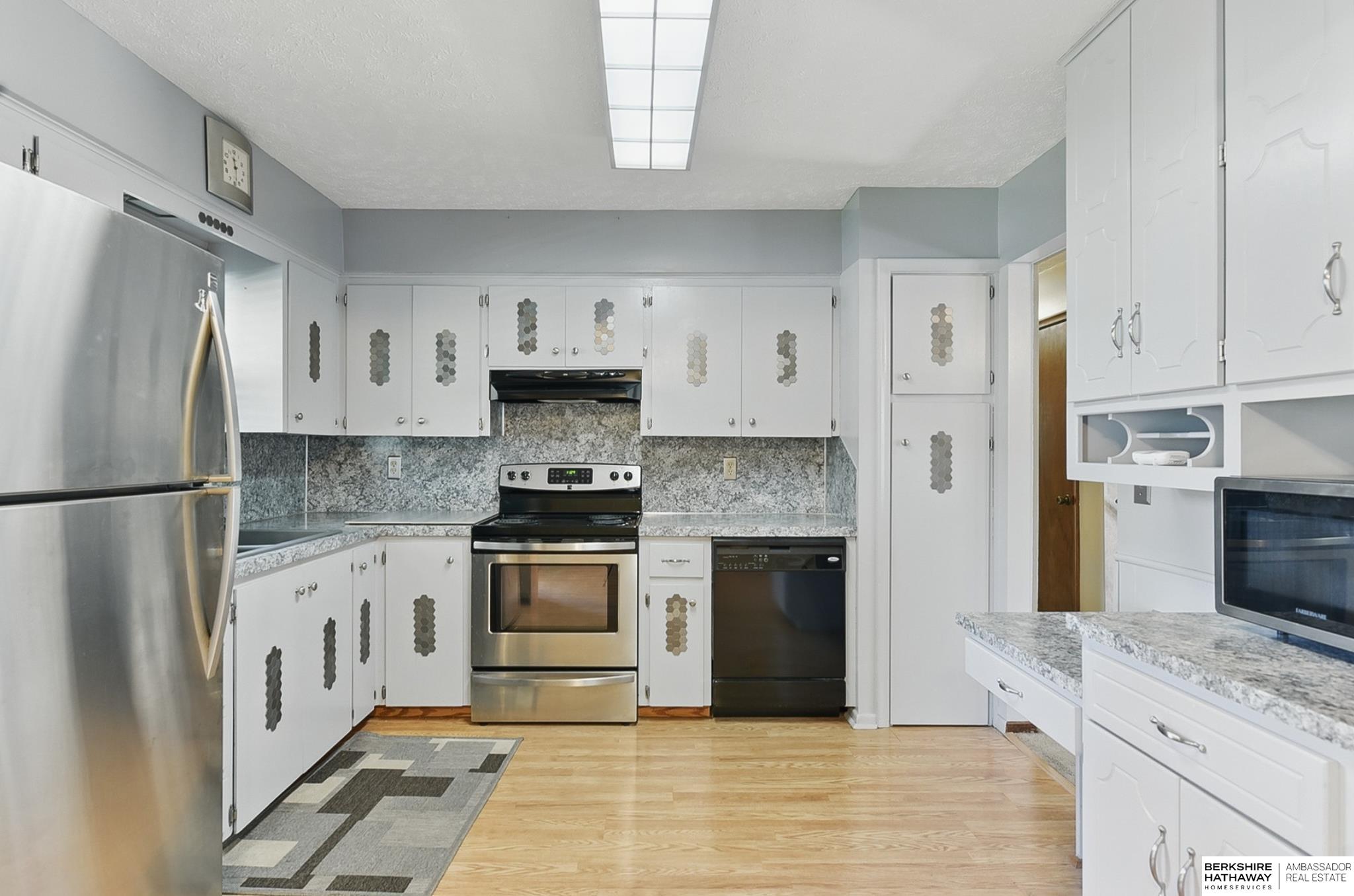 Omaha, Nebraska 68154, United States, 3 Bedrooms Bedrooms, ,2 BathroomsBathrooms,Residential,Pending,136923