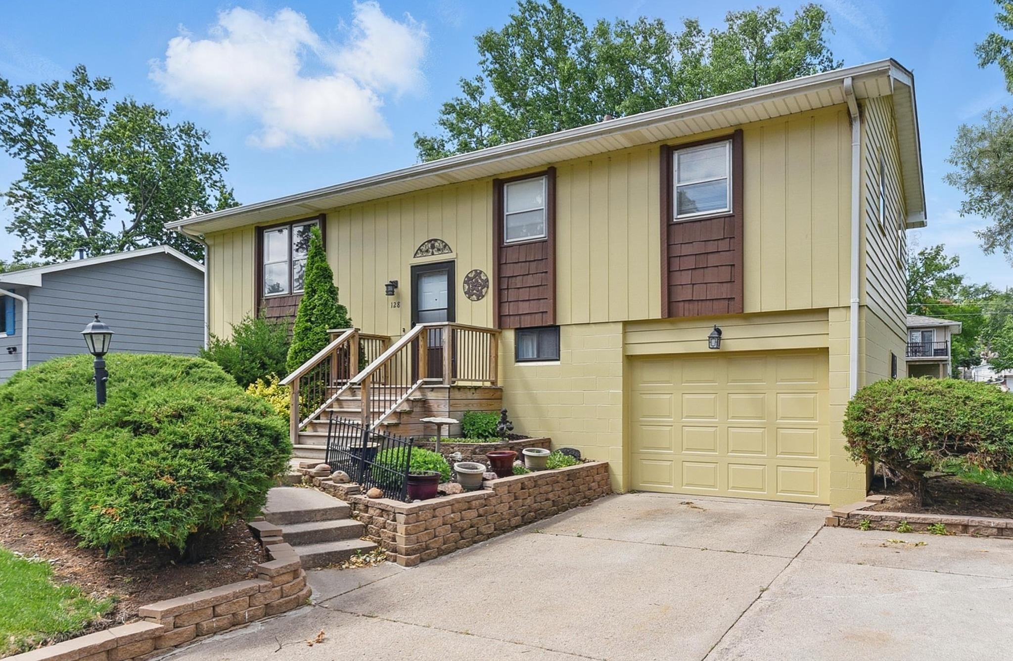 Omaha, Nebraska 68154, United States, 3 Bedrooms Bedrooms, ,2 BathroomsBathrooms,Residential,Pending,136923