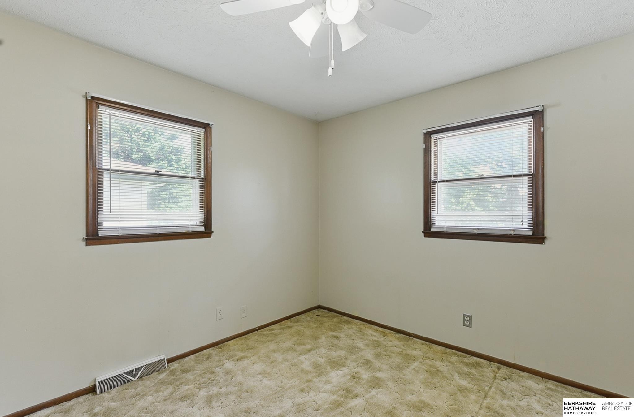 Omaha, Nebraska 68154, United States, 3 Bedrooms Bedrooms, ,2 BathroomsBathrooms,Residential,Pending,136923