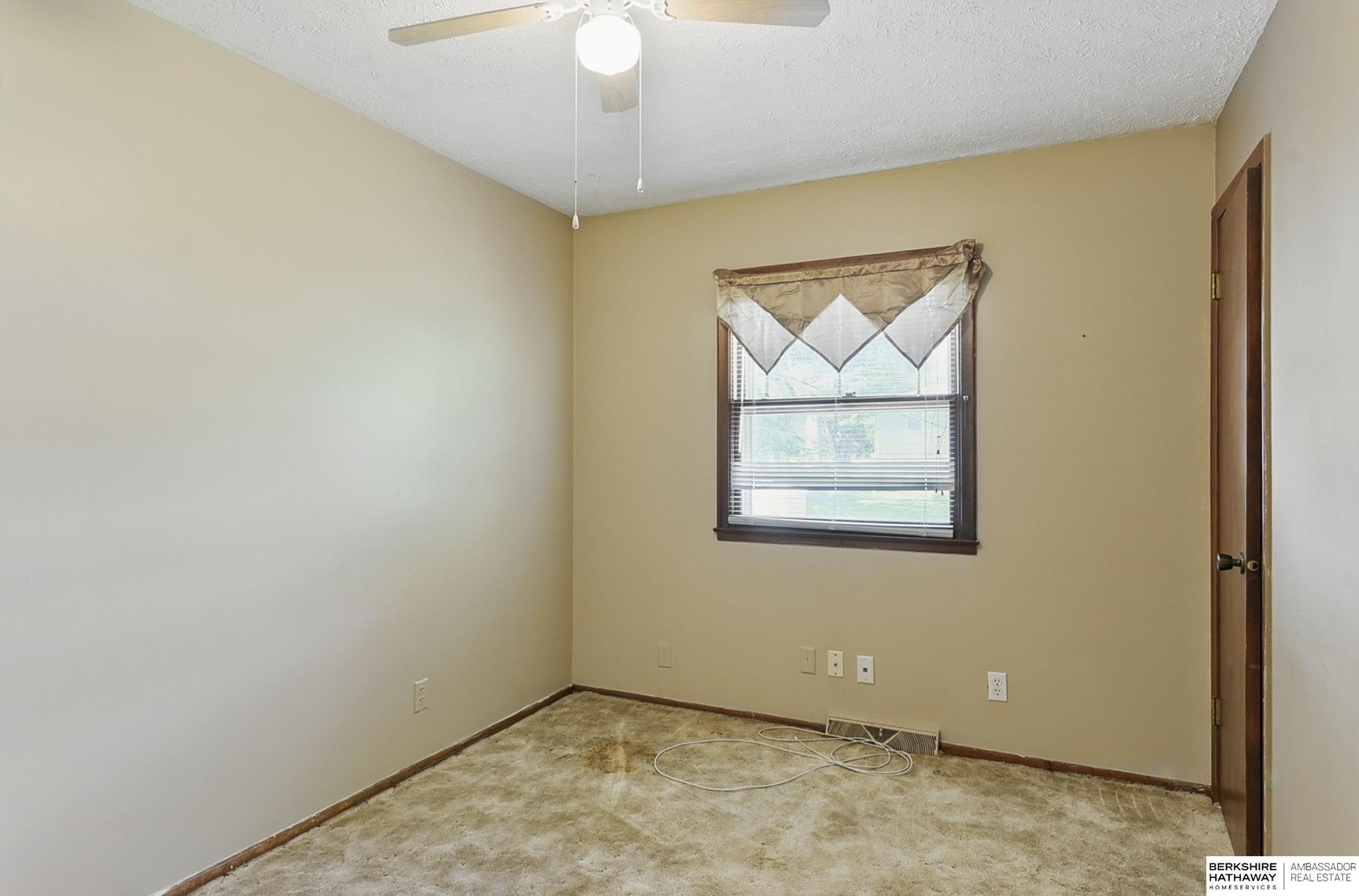 Omaha, Nebraska 68154, United States, 3 Bedrooms Bedrooms, ,2 BathroomsBathrooms,Residential,Pending,136923