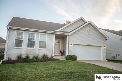 Photo of 18923 B Street, Omaha, NE 68130 (MLS # 22530509) Photo of 18923 B Street, Omaha, NE 68130 (MLS # 22530509)