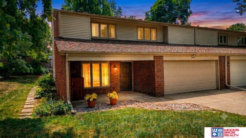 Photo of 5907 Oakridge Drive, Lincoln, NE 68516 (MLS # 22627550)