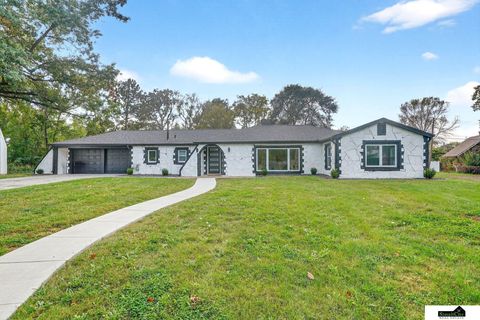 Photo of 1005 N 41 Street, Lincoln, NE 68503 (MLS # 22532091)