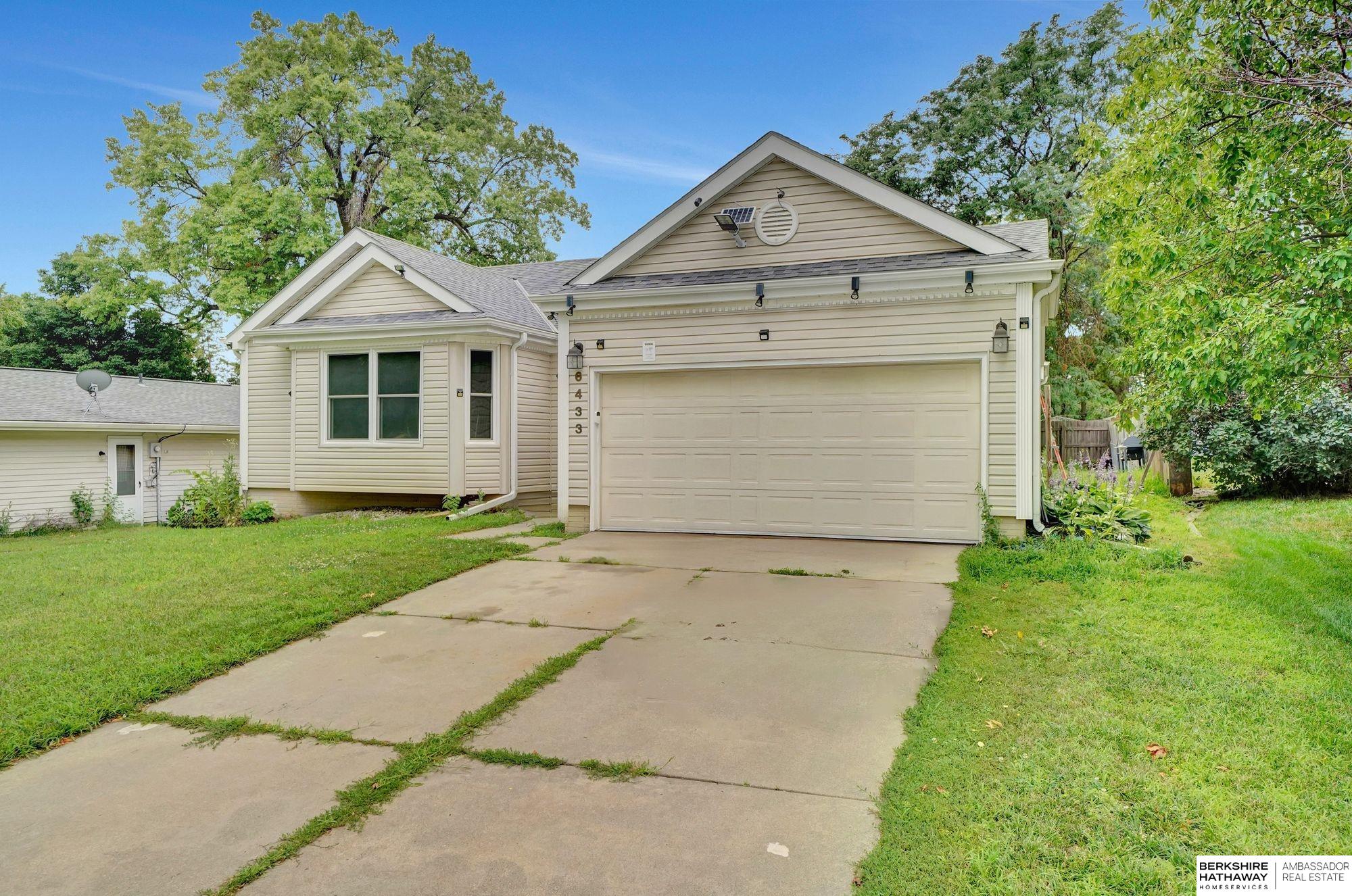 Lincoln, Nebraska 68512, United States, 3 Bedrooms Bedrooms, ,2 BathroomsBathrooms,Residential,Active,224615