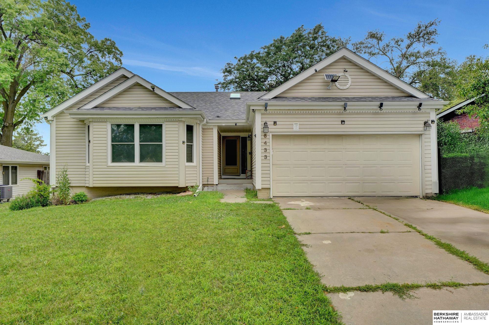 Lincoln, Nebraska 68512, United States, 3 Bedrooms Bedrooms, ,2 BathroomsBathrooms,Residential,Active,224615