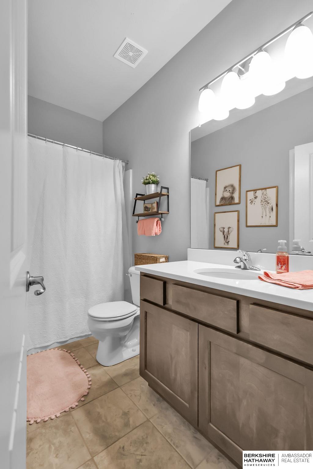 Bellevue, Nebraska 68123, United States, 4 Bedrooms Bedrooms, ,3 BathroomsBathrooms,Residential,Active,146965