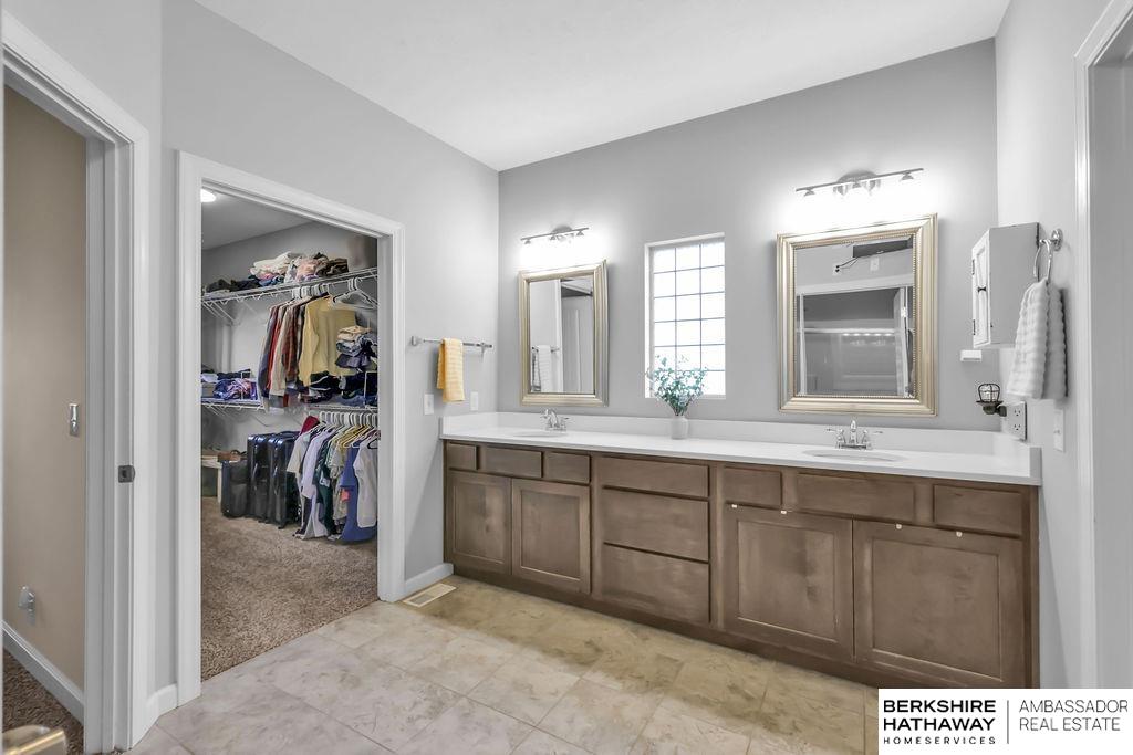 Bellevue, Nebraska 68123, United States, 4 Bedrooms Bedrooms, ,3 BathroomsBathrooms,Residential,Active,146965