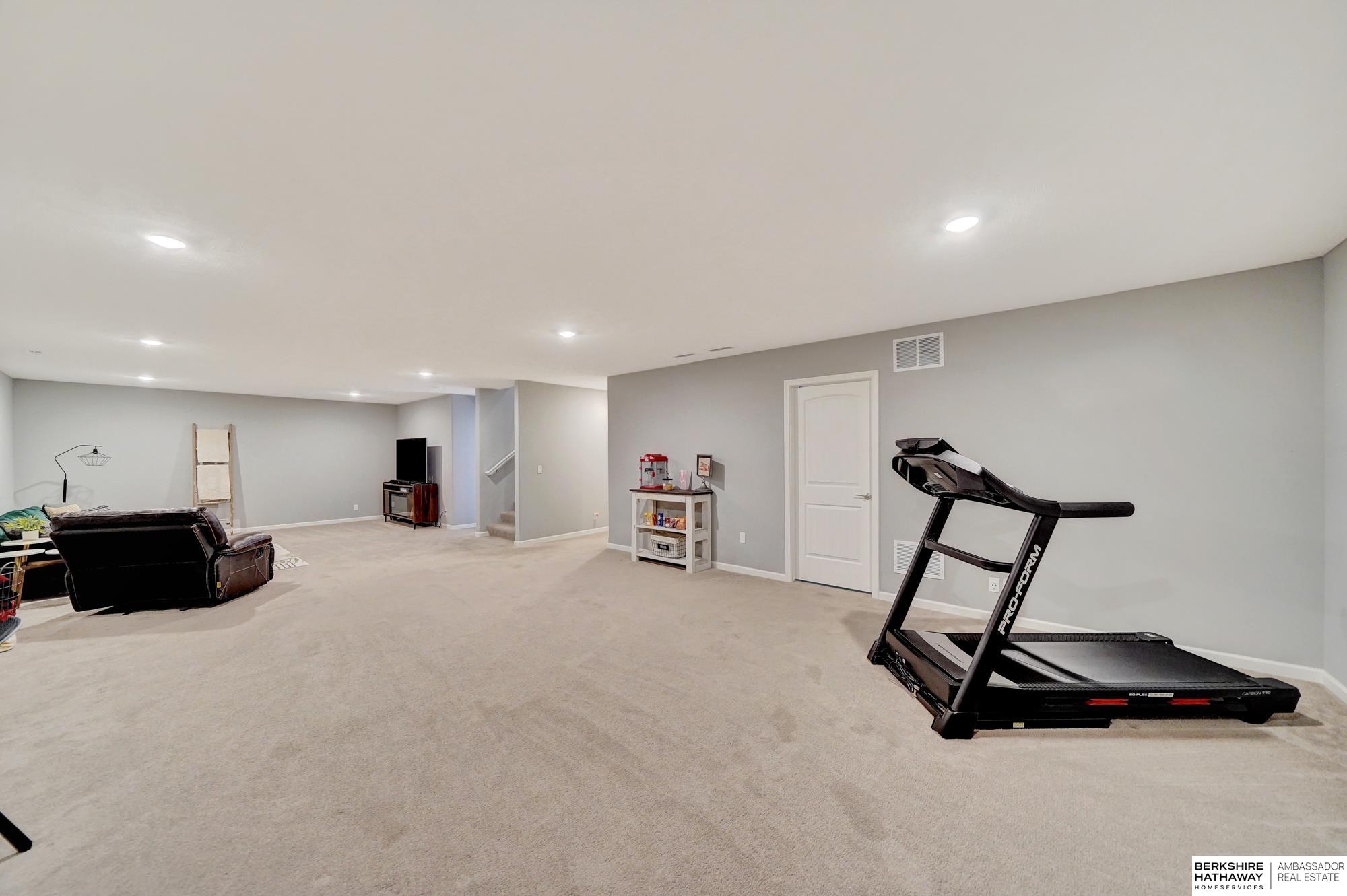 Papillion, Nebraska 68046, United States, 4 Bedrooms Bedrooms, ,3 BathroomsBathrooms,Residential,Active,181658