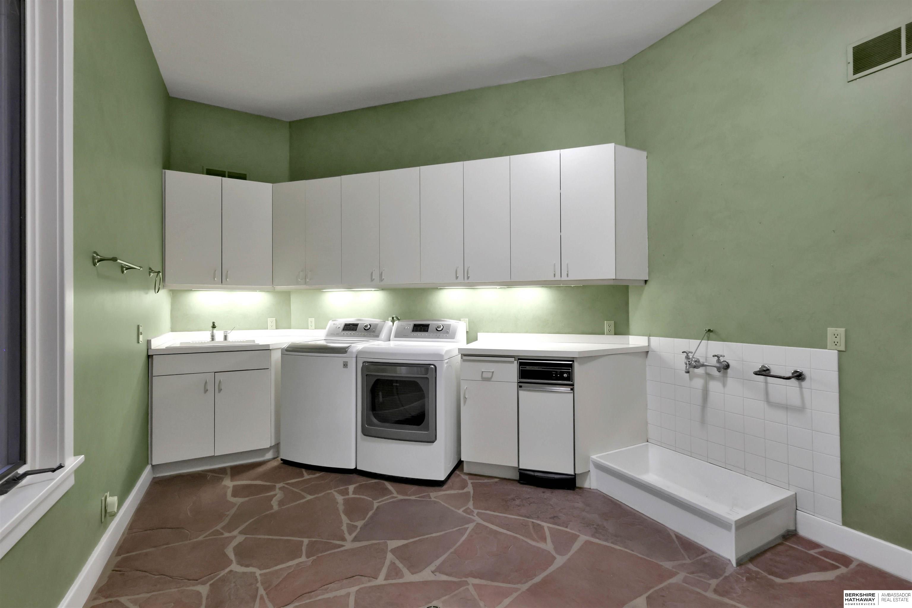 Valley, Nebraska 68064, United States, 4 Bedrooms Bedrooms, ,4 BathroomsBathrooms,Residential,Active,127093