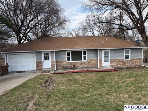 Photo of 2612 Chandler Road W, Bellevue, NE 68147 (MLS # 22608138)