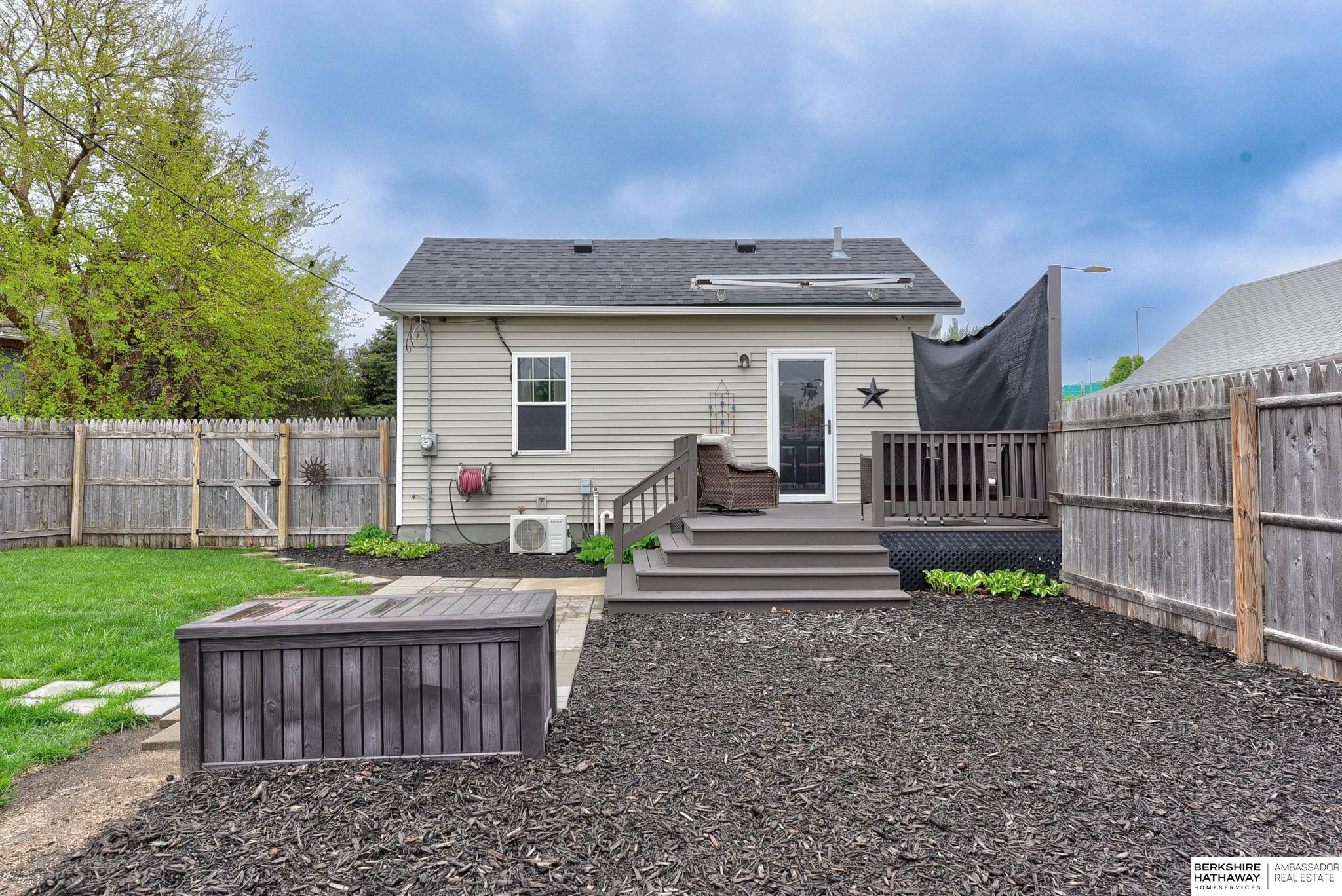 Omaha, Nebraska 68105, United States, 1 Bedroom Bedrooms, ,1 BathroomBathrooms,Residential,Pending,122050