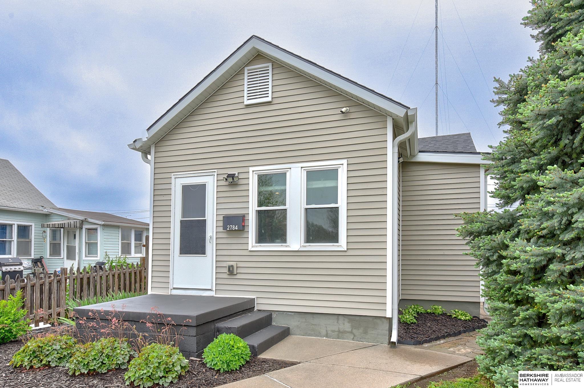 Omaha, Nebraska 68105, United States, 1 Bedroom Bedrooms, ,1 BathroomBathrooms,Residential,Pending,122050