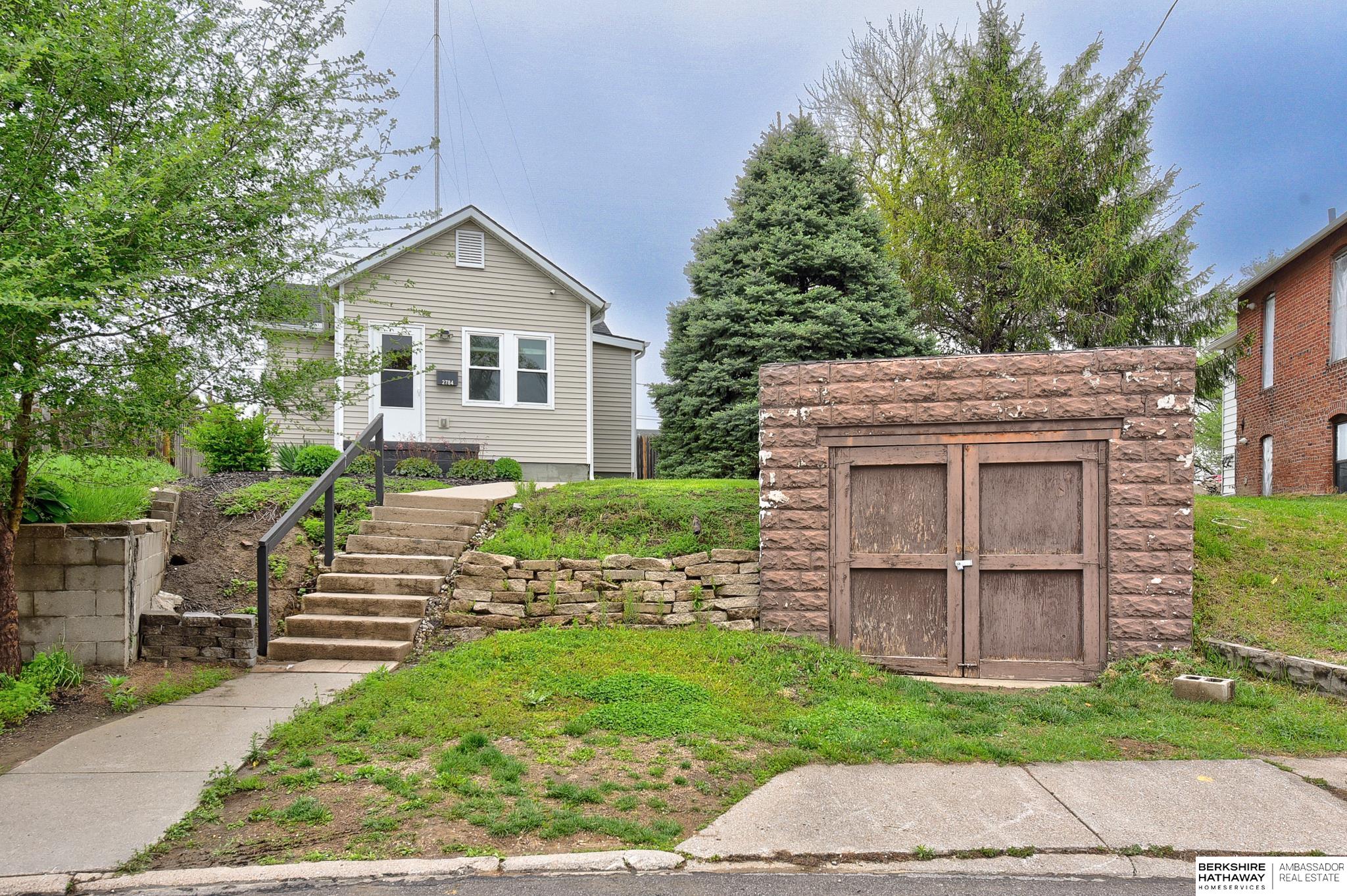 Omaha, Nebraska 68105, United States, 1 Bedroom Bedrooms, ,1 BathroomBathrooms,Residential,Pending,122050