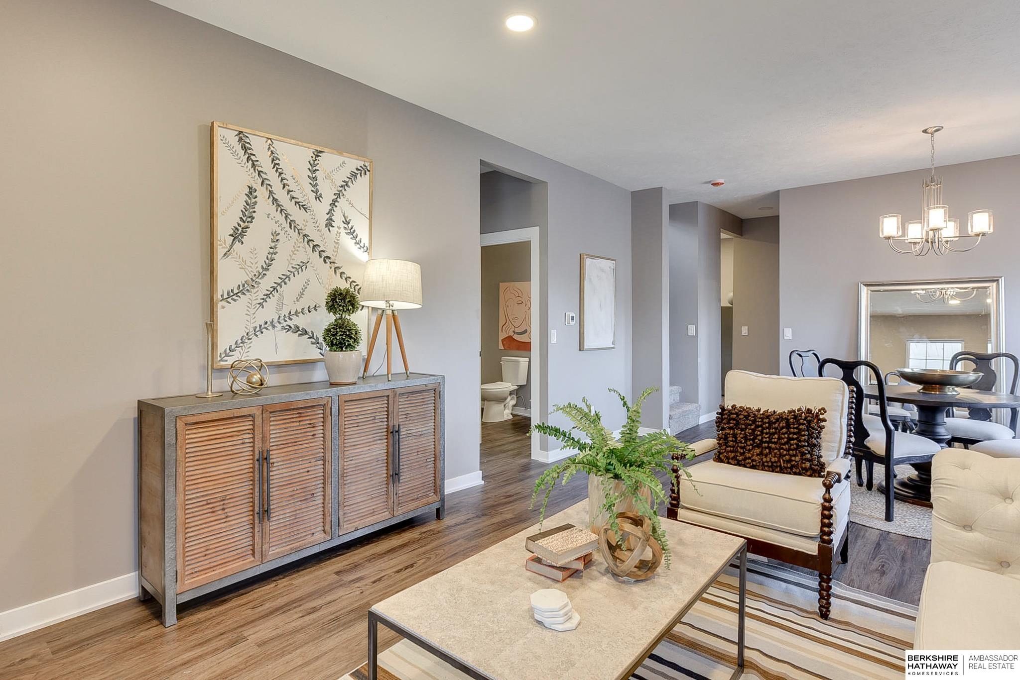 Omaha, Nebraska 68111, United States, 4 Bedrooms Bedrooms, ,1 BathroomBathrooms,Residential,Pending,119789