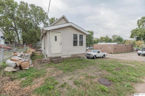 Photo of 2507 Bancroft Street, Omaha, NE 68105 (MLS # 22530126)