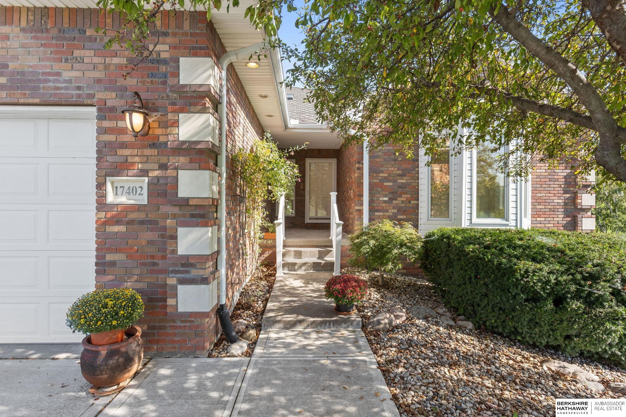 Omaha, Nebraska 68136, United States, 3 Bedrooms Bedrooms, ,3 BathroomsBathrooms,Residential,Active,219347