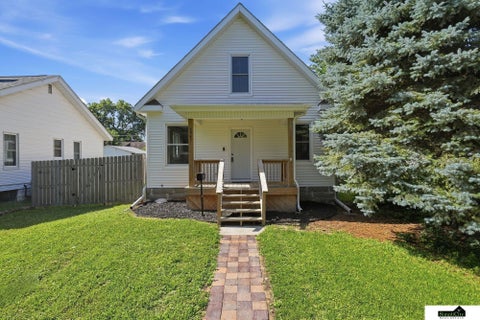 Photo of 3051 U Street, Lincoln, NE 68503 (MLS # 22619246)