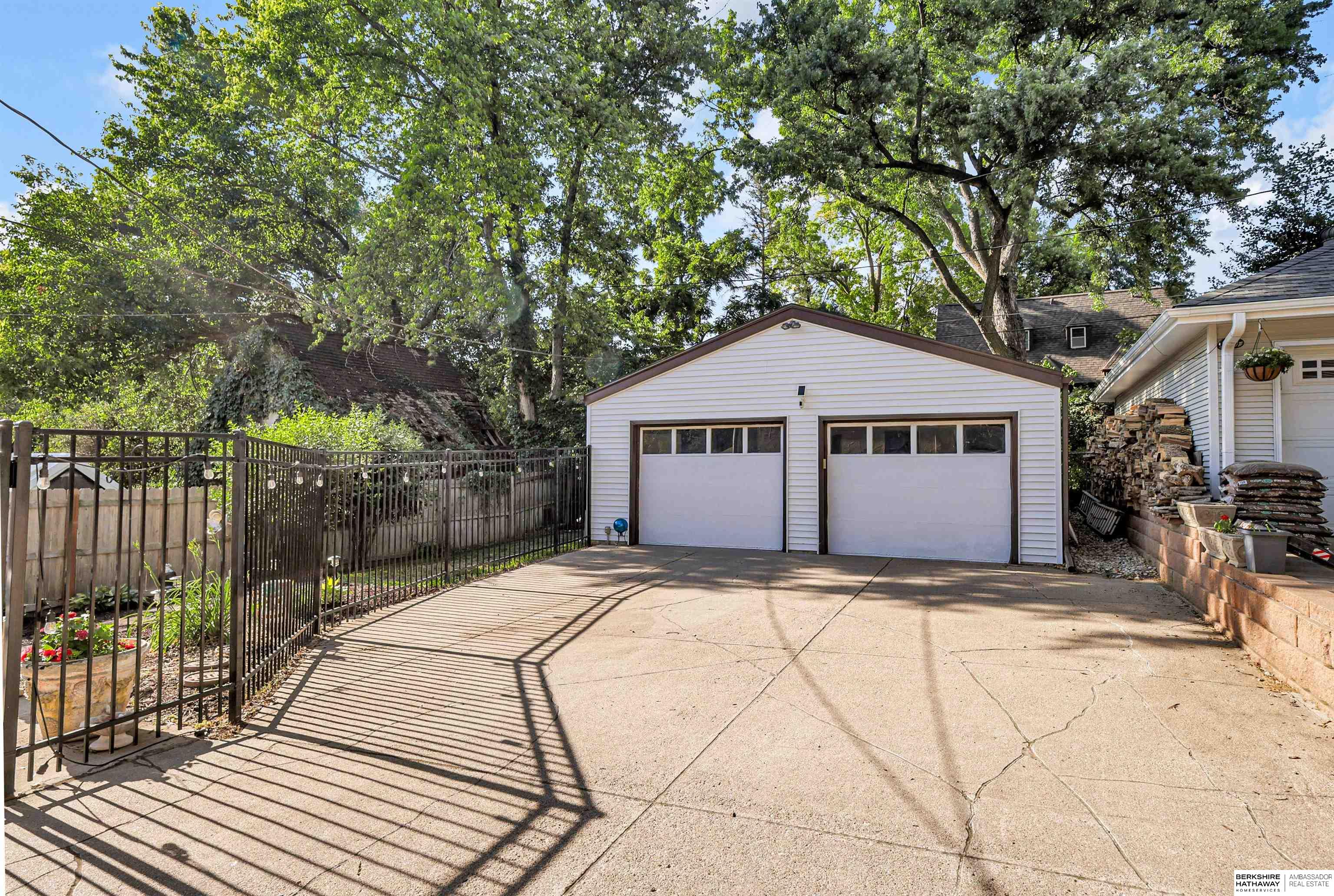 Omaha, Nebraska 68132, United States, 4 Bedrooms Bedrooms, ,2 BathroomsBathrooms,Residential,Active,164592