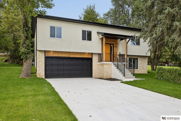 2304 S 7TH ST, OMAHA, NE 68108 - Image 7dcf5a5a65c6b46e0e6ec4570f843fa7/3319782906