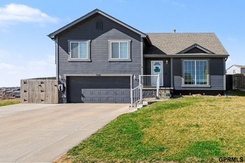 Photo of 7520 S 180th Avenue, Omaha, NE 68136 (MLS # 22606332)