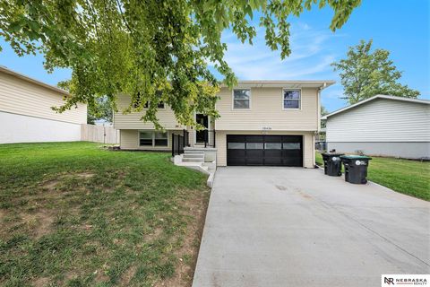 Photo of 10436 M Street, Omaha, NE 68127 (MLS # 22535147)